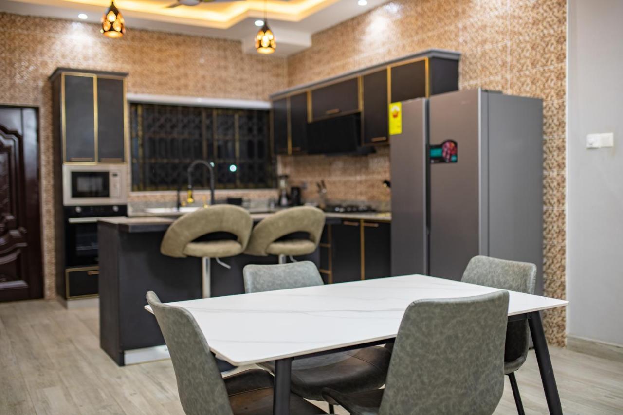 Cloud9 Luxury Apartments Акра Екстериор снимка