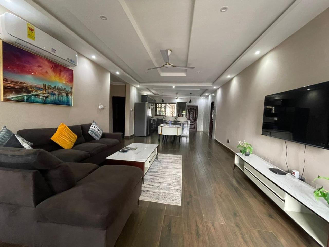 Cloud9 Luxury Apartments Акра Екстериор снимка